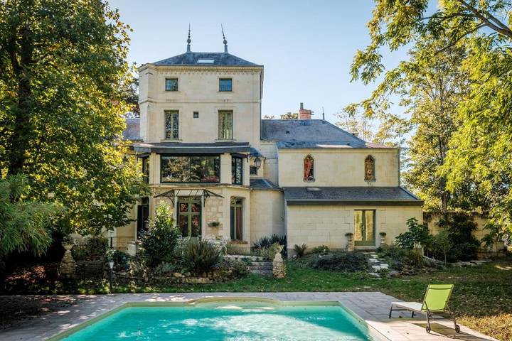 Alojamiento y desayuno para 2 personas, con piscina además de vistas y jardín - 1