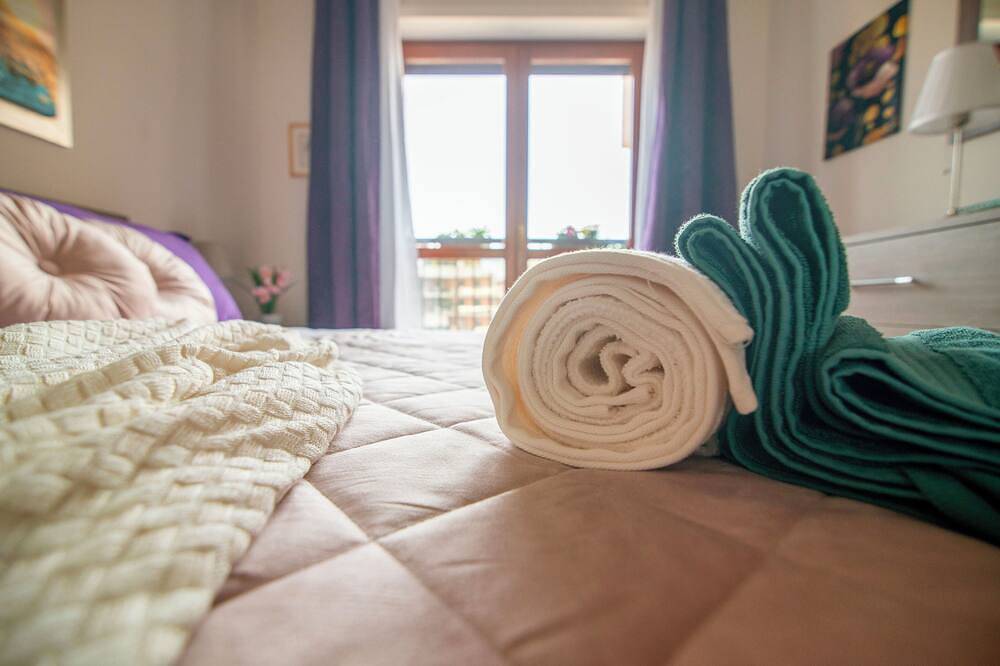 Ganze Wohnung, Delightful apartment with large terrace near Leonardo Da Vinci Fco Airport in Fiumicino, Rom Provinz
