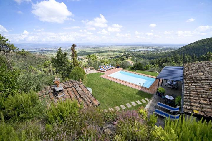 Villa per 8 persone, con giardino e terrazza a Capannori
