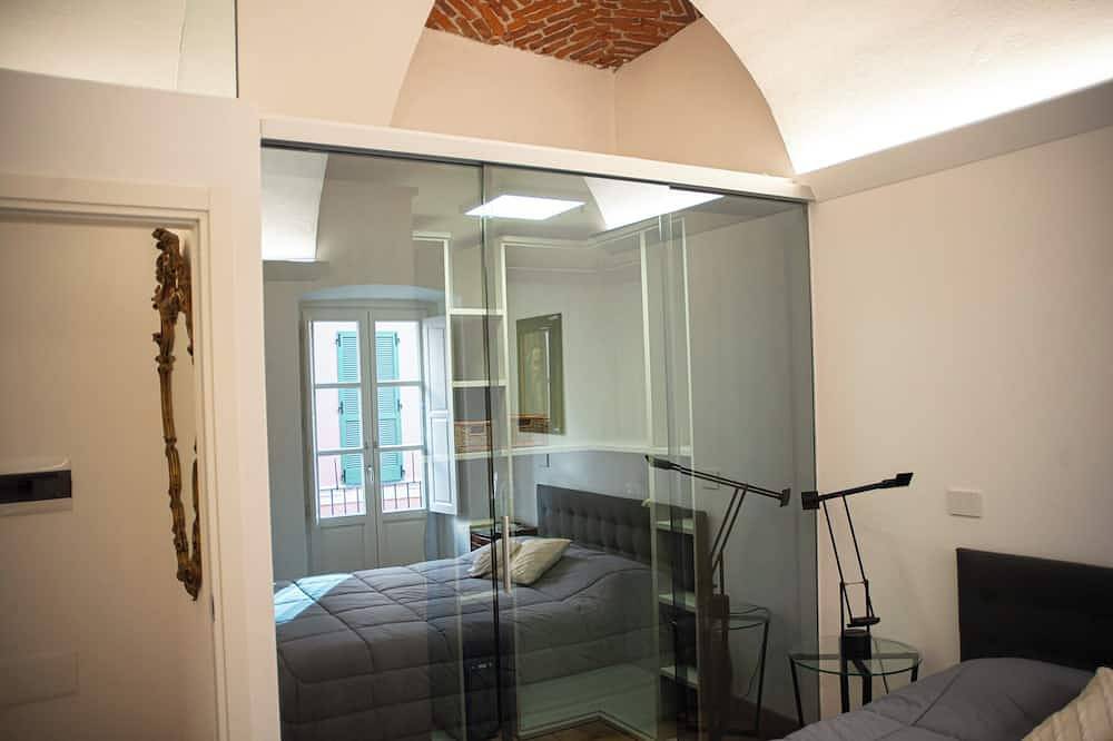 Entire apartment, House of Count Maximilian Roero. Magnificent appart in the heart of the Old Town in Cuneo, Cuneo Province