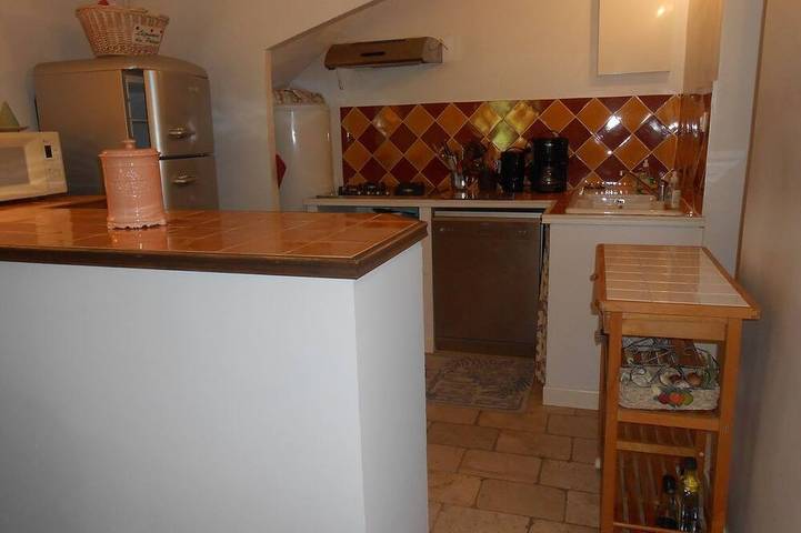 Gîte pour 6 personnes, avec jardin à Mollégès - 3