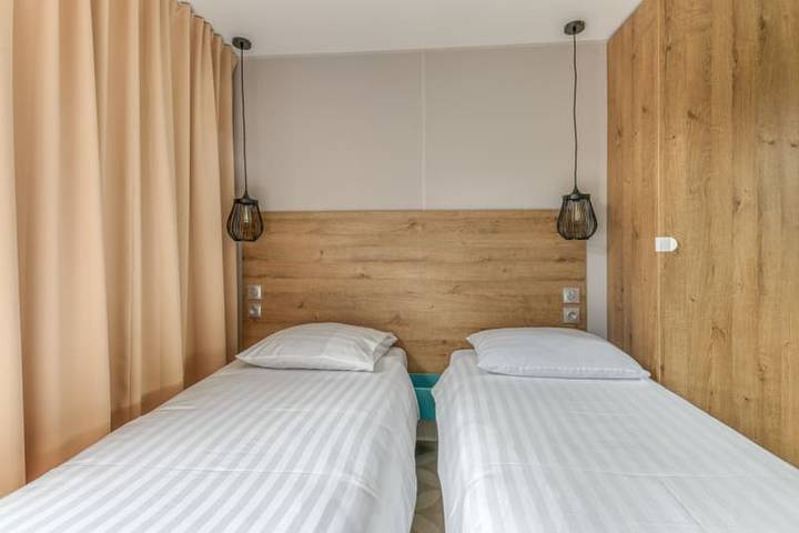 Caravane pour 4 personnes, avec jardin et terrasse à Le Bourg-d'Oisans - 3