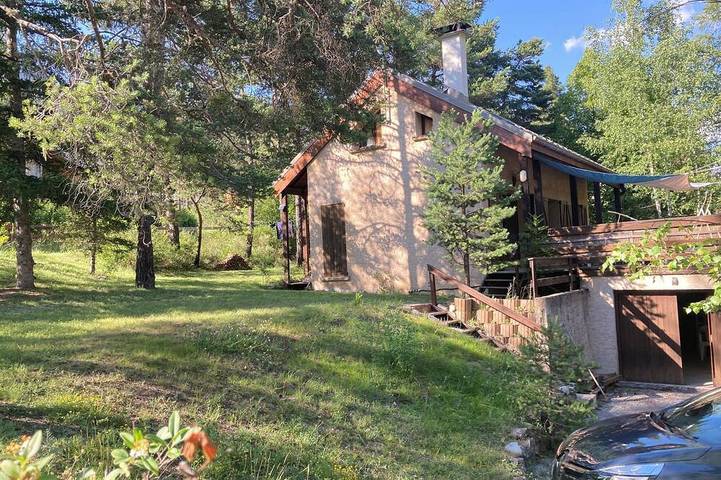 Maison de campagne pour 6 personnes, avec jardin et terrasse à Beauvezer