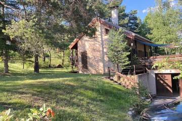 Maison de campagne pour 6 personnes, avec jardin et terrasse à Beauvezer