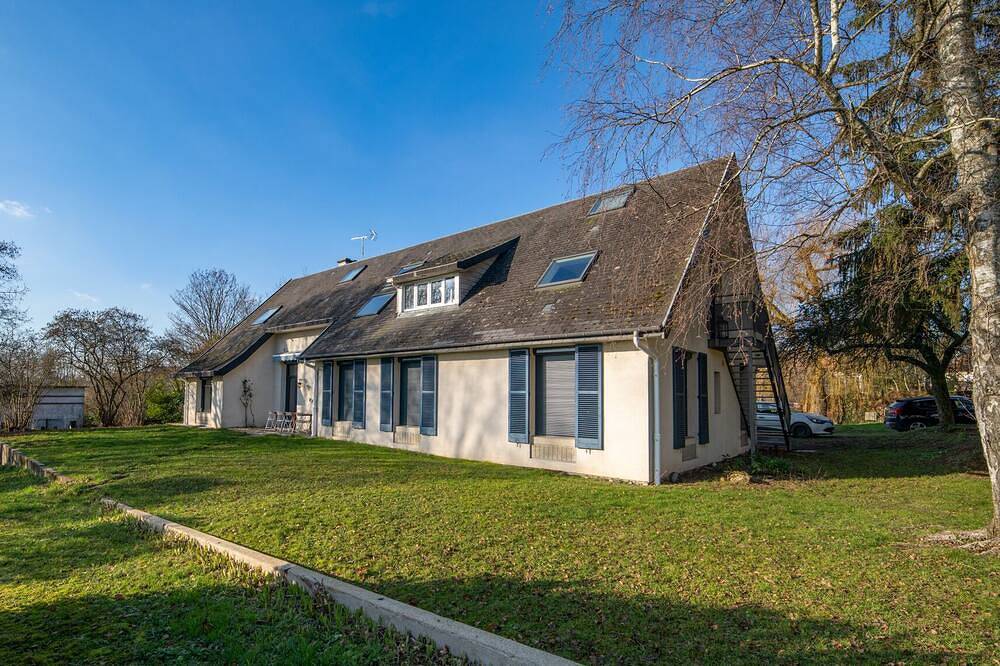 Grande Villa 20pax Avec vue Panoramique sur la Ville. A 5 min du Centre! in Charleville-Mézières, Ardenas