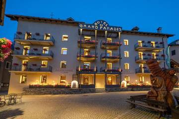 Hôtel pour 4 personnes, avec jacuzzi ainsi que sauna et jardin, animaux acceptés à Cogne