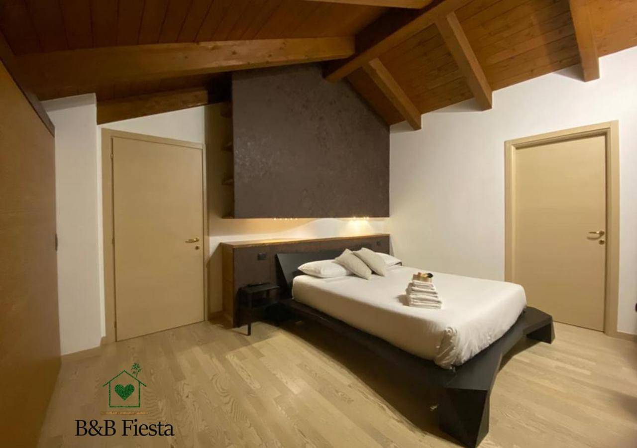 Double Room with Balcony in Imberido (Oggiono), Oggiono