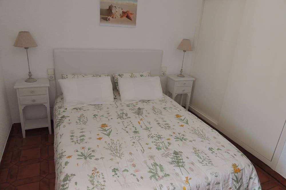 Popular holiday house with pool near the beach in Cala en Bosc, Ciutadella