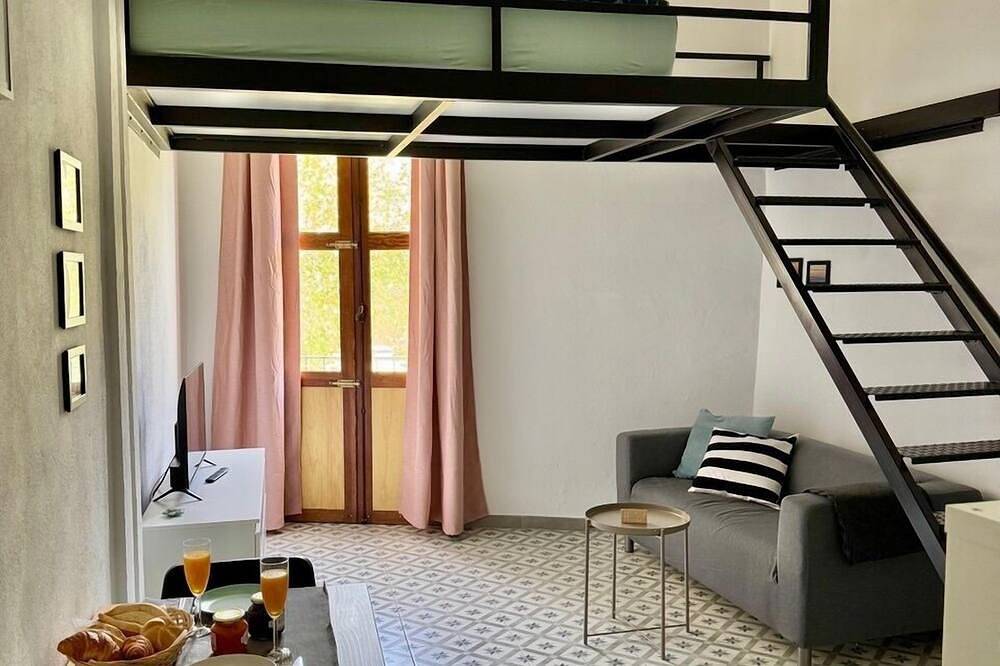 Entire apartment, Apartment La Gomera Casa Vivandi in Ingenio, East Gran Canaria