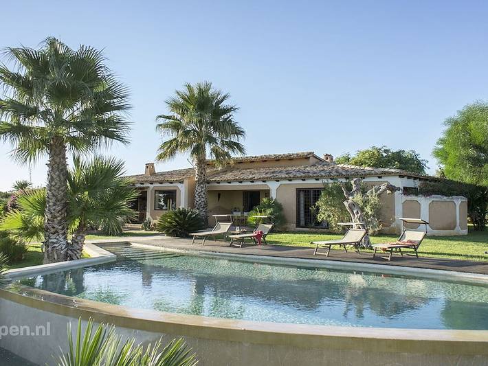 Maison de vacances pour 8 personnes, avec Balcon/Terrasse et Terrasse ainsi que Jardin et Piscine à Castelvetrano
