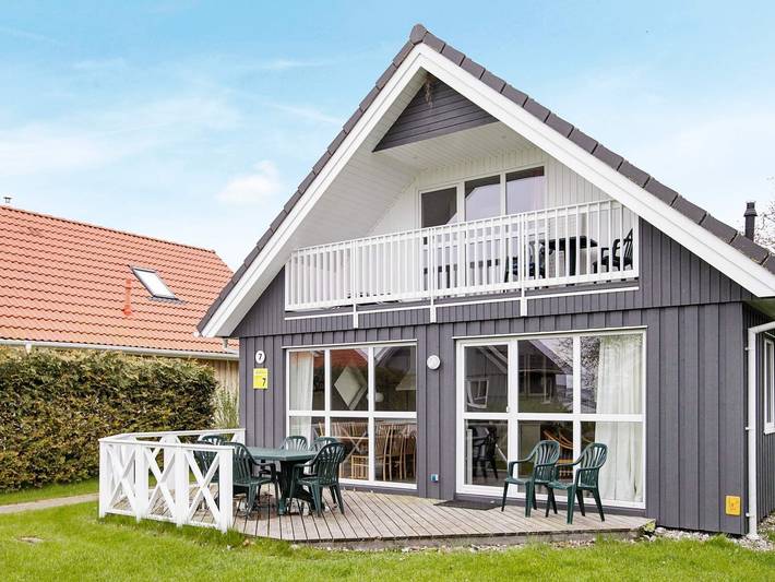 Ferienhaus für 8 Personen, mit Balkon und Whirlpool sowie Terrasse und Sauna in Wackerballig - 2