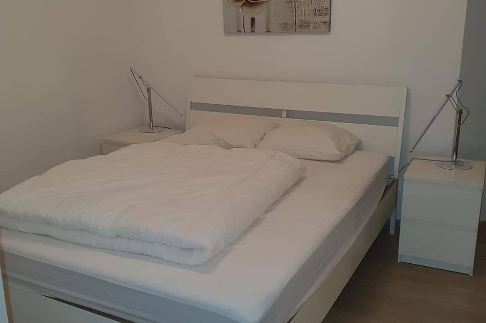 Appartement entier, N°7  situé en front de mer, Sud accès direct à la plage in Plomodiern, Région de Châteaulin