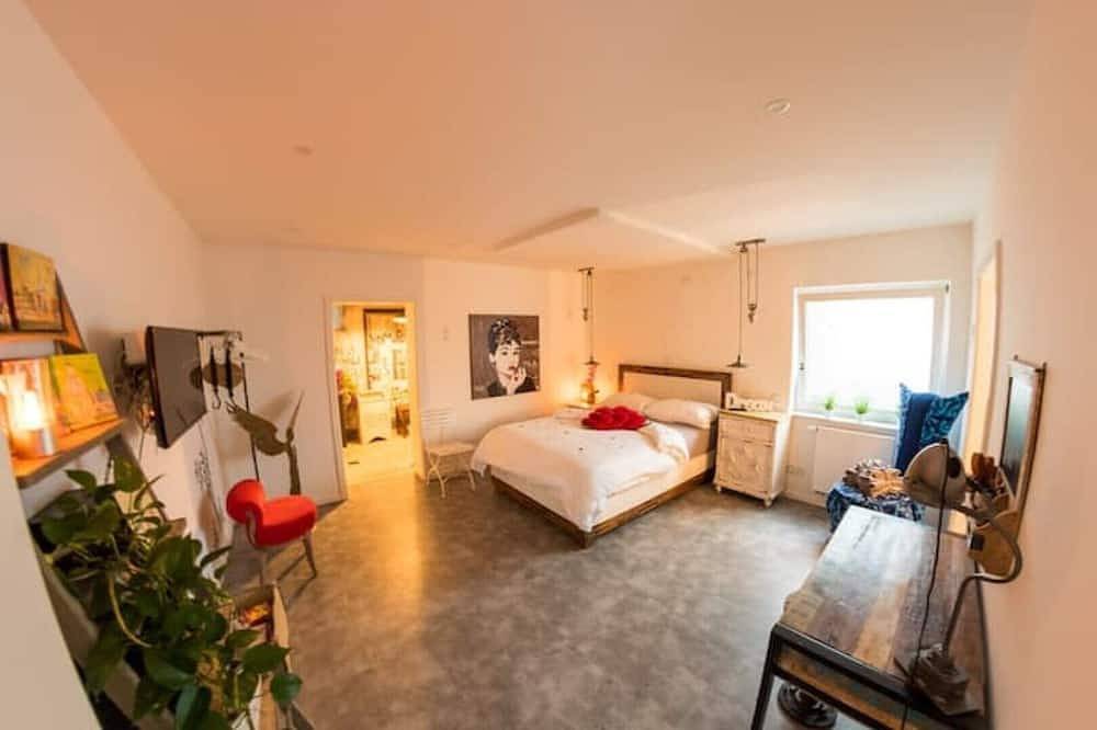 Ganze Wohnung, Kim's Residenz Ferienappartement Dtv 5 Sterne  Mountainbikestrecke in St. Ingbert, Saarpfalz-Kreis