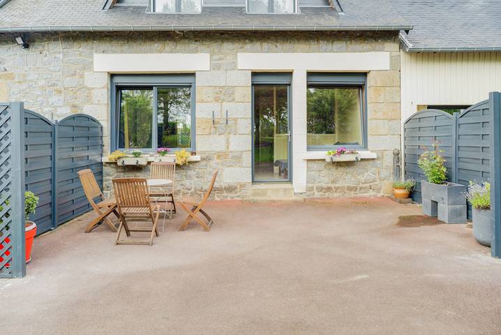 Location de vacances pour 4 personnes, avec jardin, adapté aux familles dans Javené