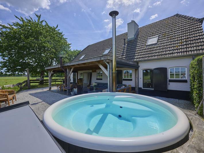 Vakantiehuis voor 10 personen, with Whirlpool and Tuin as well as Sauna in Holten