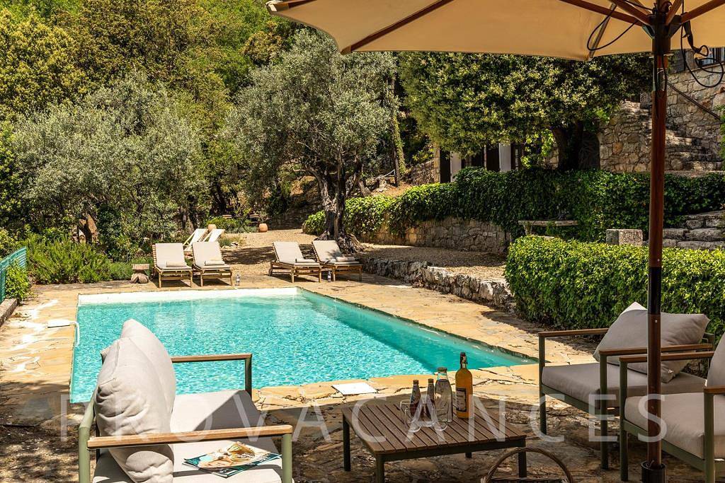 Stone house with view and pool in Bargemon in Bargemon, Draguignan region