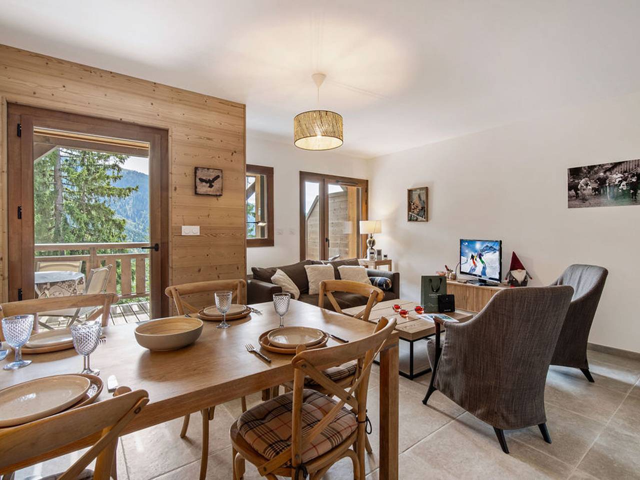 Entire apartment, Apartment 4 pers, balcony, covered parking in Cohennoz, Albertville region