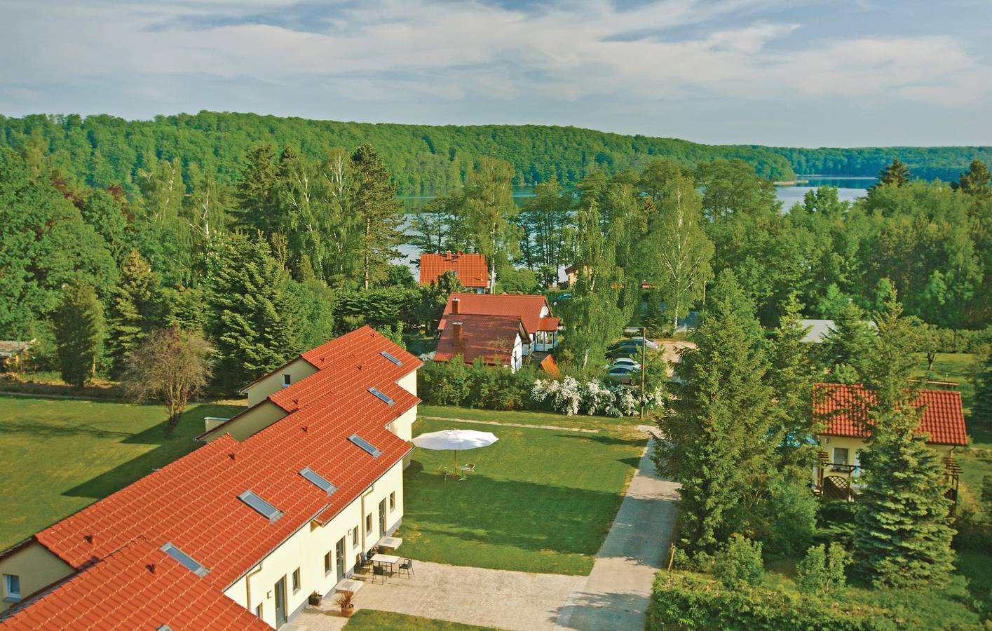 Modernes Apartment mit Terrasse, Parkplatz und WiFi bei Pinnow in Pinnow, Ludwigslust-Parchim