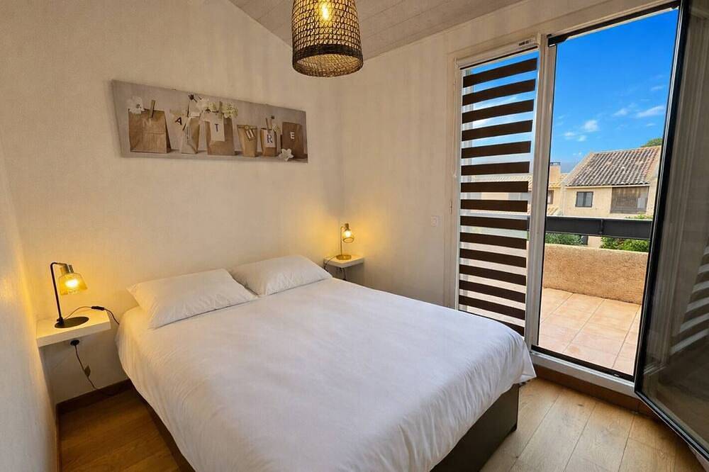 Casa luminosa con aire, terraza y parking, cerca de la playa in San Ciprianu, Lecci