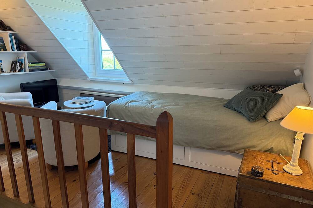 Longère on the edge of the Havre, charming house, breathtaking views, peaceful setting. in Port-Bail-sur-Mer, Côte de la Déroute