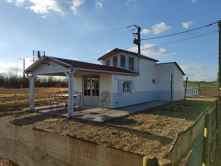 Gîte pour 5 personnes, avec jardin à Guizancourt