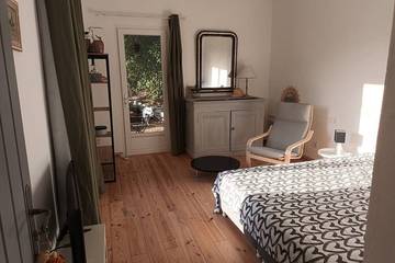 Gîte pour 2 personnes, avec jardin à Buisson