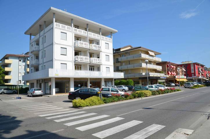 Appartamento intero, Appartamento per vacanze con balcone  in Bibione, San Michele al Tagliamento