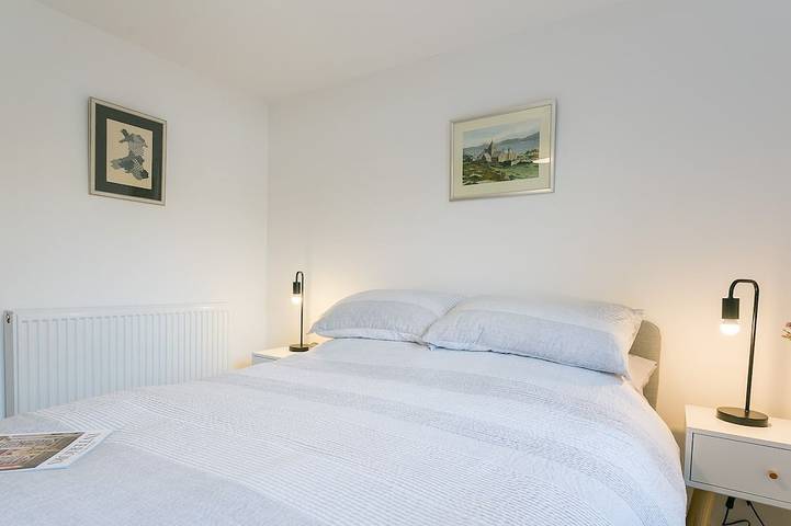 Custom Mews -  a near a pub that sleeps 4 guests  in 2 bedrooms in Beaumaris, Isle of Anglesey