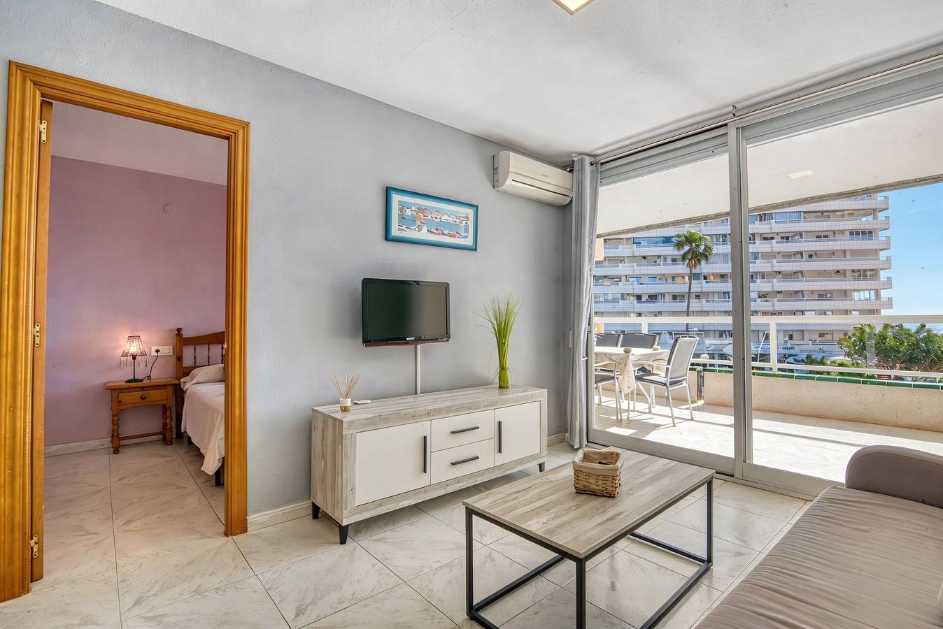Appartement entier, Appartement 'Rosa De Los Vientos' avec vue sur mer, Wi-Fi et climatisation in Playa la Fossa, Calpe