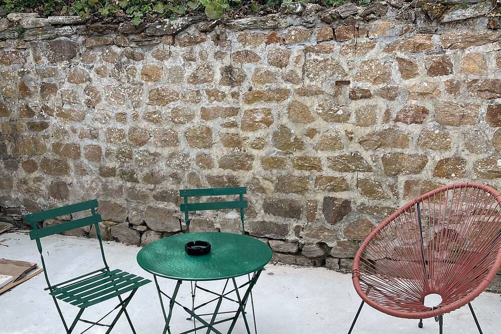 La maison du pont * 5min from the station in La Roche-sur-Yon, Loire-Tal