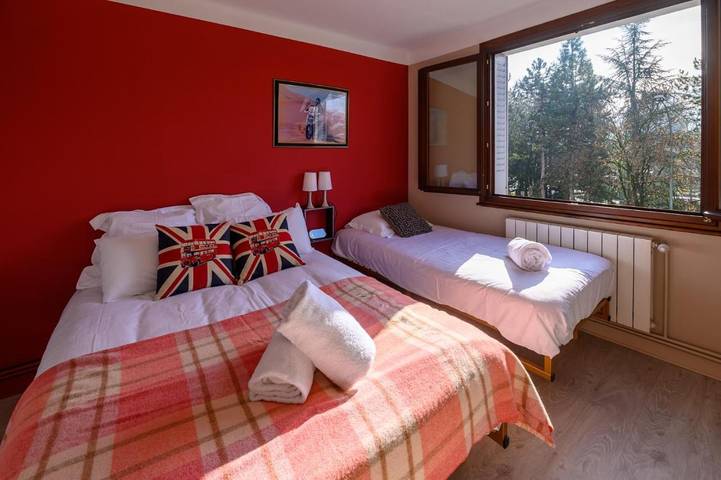 Gîte pour 5 personnes, avec vue et terrasse dans Plage d'Albigny - 2