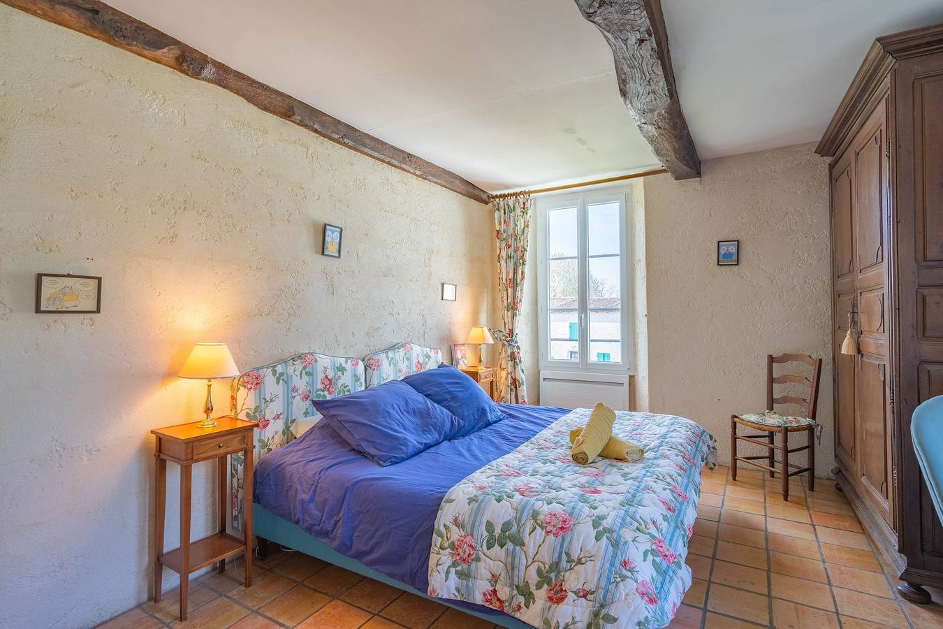 Guest Room “Chambre Geluck” with Shared Pool, Communal Terrace and Wi-Fi in Chenac-Saint-Seurin-d'Uzet, Saintes region