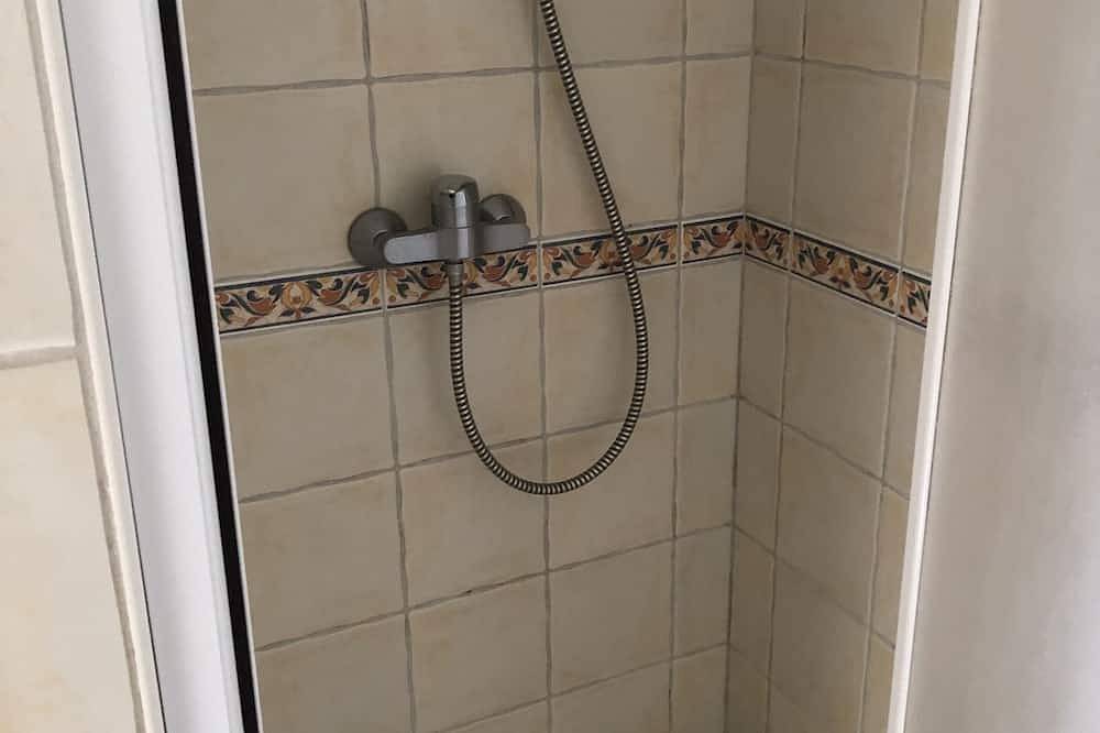 Appartement entier, Appartement cosy et lumineux pour 6 personnes in Caussens, Gers