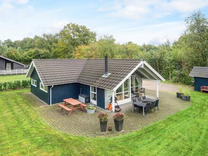 Ferienhaus für 6 Personen, mit Whirlpool und Terrasse sowie Garten und Sauna in Arrild