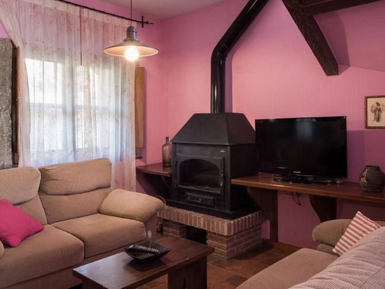 Natürlicher Urlaub in einem Ferienhaus mit Garten und Terrasse in Casas del Monte, Cáceres und Umgebung