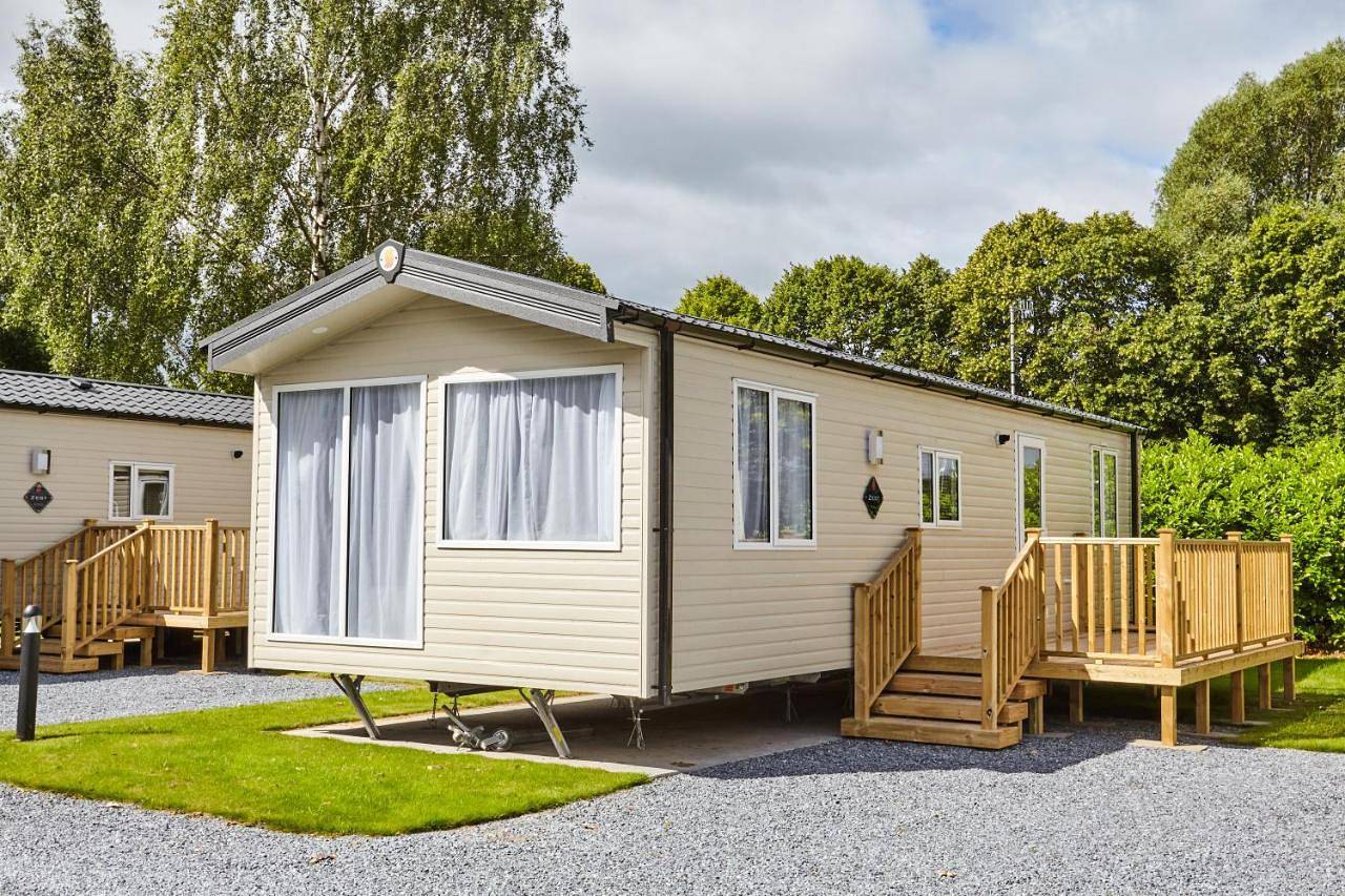 Superior Ensuite Pod Wood Fired Hot Tub Pet Friendly in Crieff, Perthshire