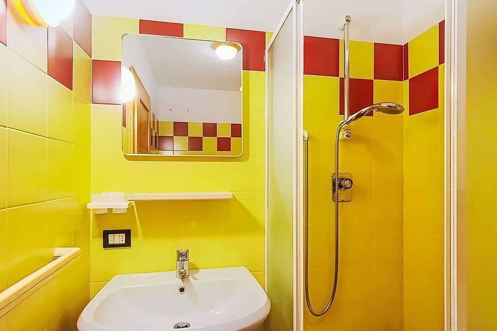 Ganze Wohnung, Gemütliche Wohnung für 3 Leute mit  W-Lan, Tv, Innenhof und Panoramablick in San Bernardo (Rabbi), Rabbi