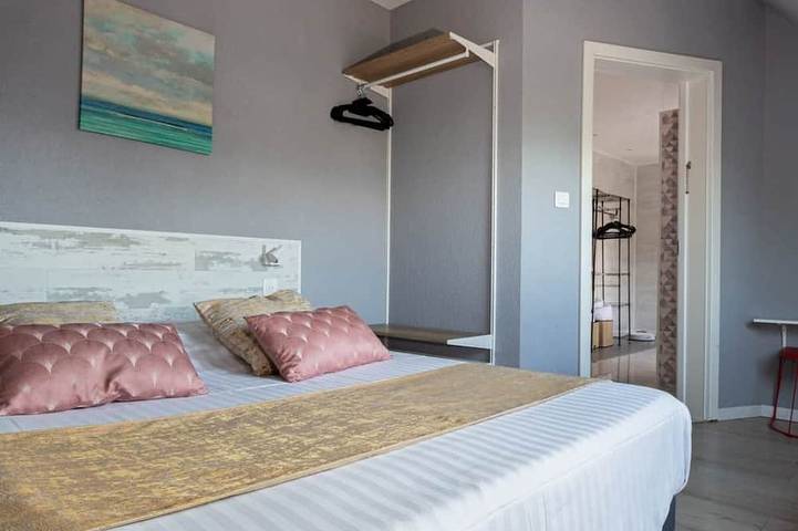 Location de vacances pour 15 personnes, avec jacuzzi et sauna ainsi que jardin et balcon, animaux acceptés à Ittenheim - 4