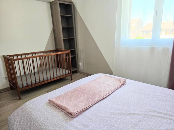 Villa pour 6 personnes, avec Balcon et Terrasse ainsi que Jardin et Piscine dans l' Isère - 2