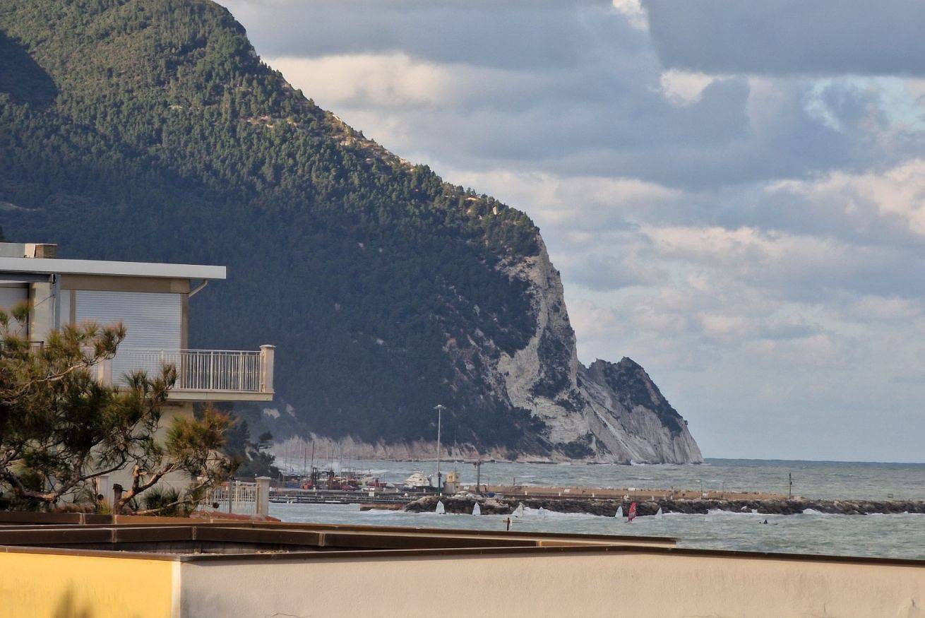 Entire apartment, M426 - Marcelli, new four-room apartment with sea view terrace in Marcelli, Riviera del Conero