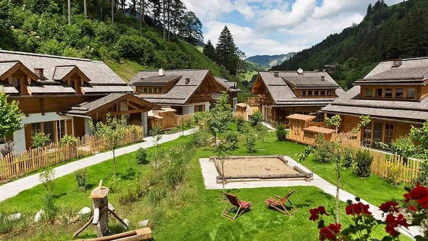 Ferienhaus für 10 Personen, mit Garten und Sauna sowie Balkon im Salzburger Land