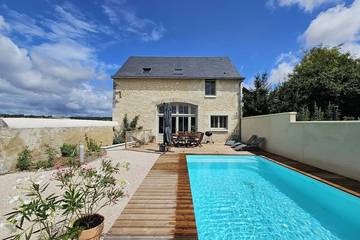Gîte pour 6 personnes, avec jardin à Avon-les-Roches