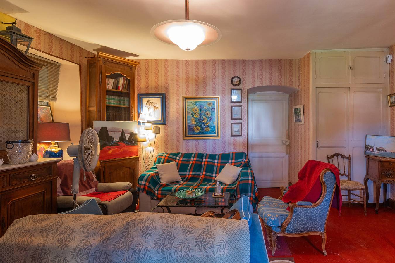 Appartement entier, Appartement 'De Charme' avec terrasse privée, jardin partagé et Wi-Fi in Ruoms, Ardèche