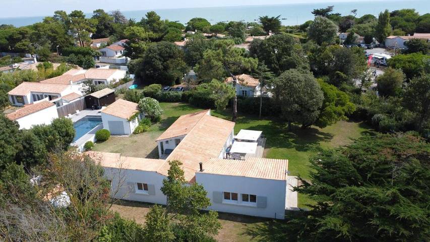 Chalet para 10 personas, con piscina y terraza - 1