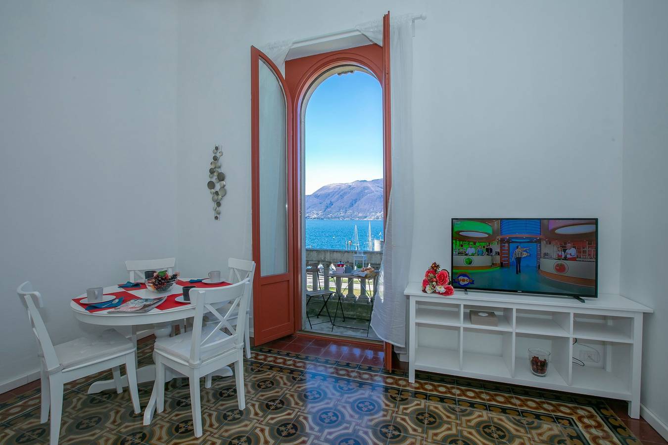 Entire apartment, Residenza Gardenia Lake View Luino Center in Luino, Comune di Luino