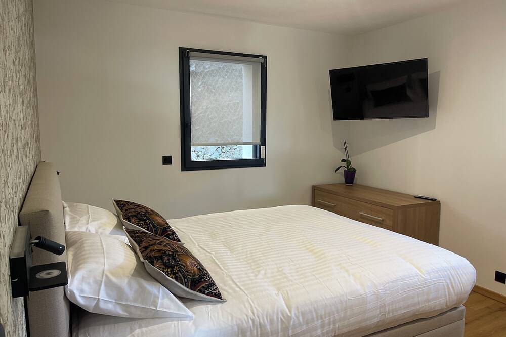 Entire apartment, Appartement T3 de 75m2, Les Restanques du Lac in Savines-le-Lac, Écrins National Park