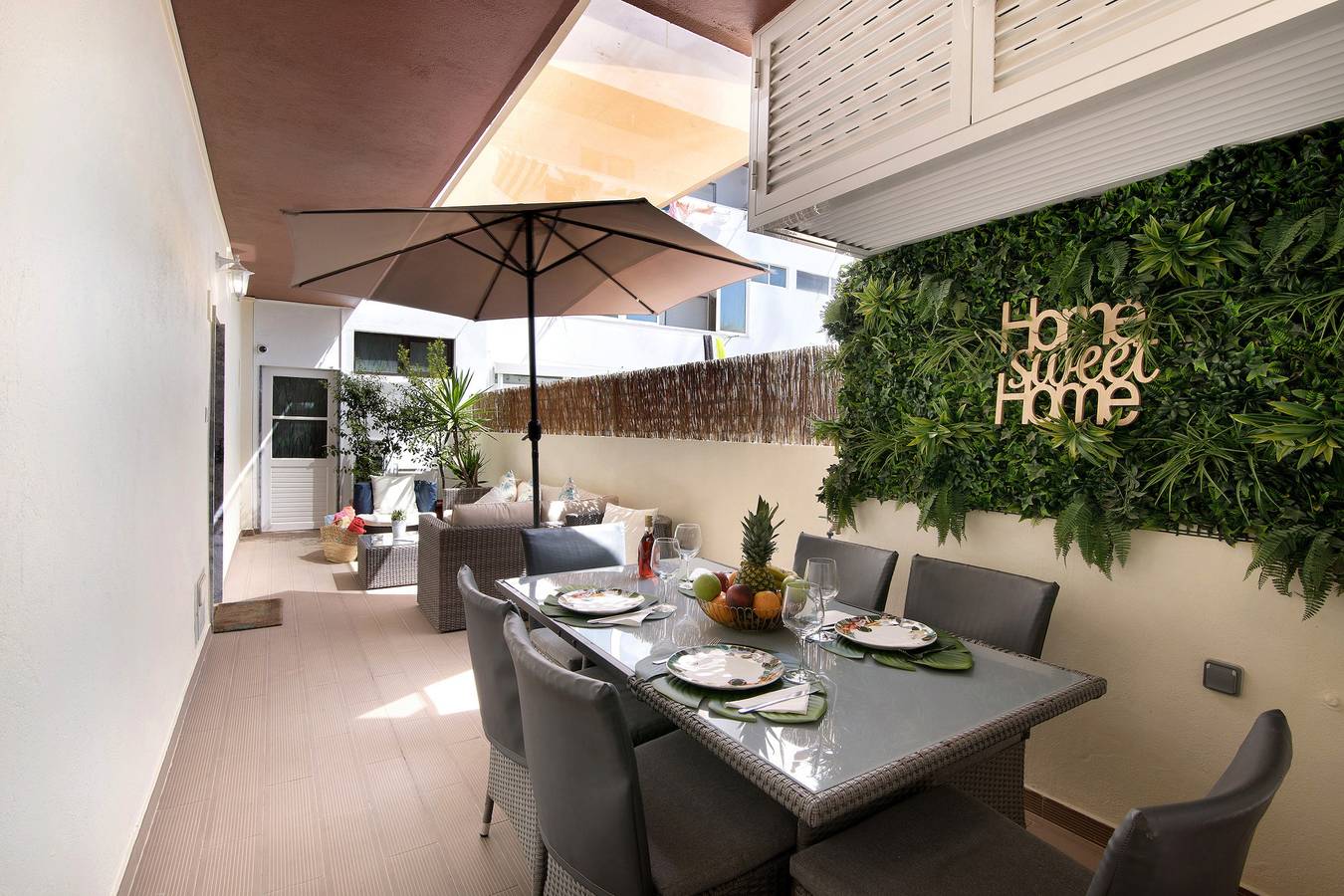 Entire apartment, Apartment 'Luxury Home Sweet Home T3' with Shared Terrace, Wi-Fi and Air Conditioning in Sé (Faro), Faro