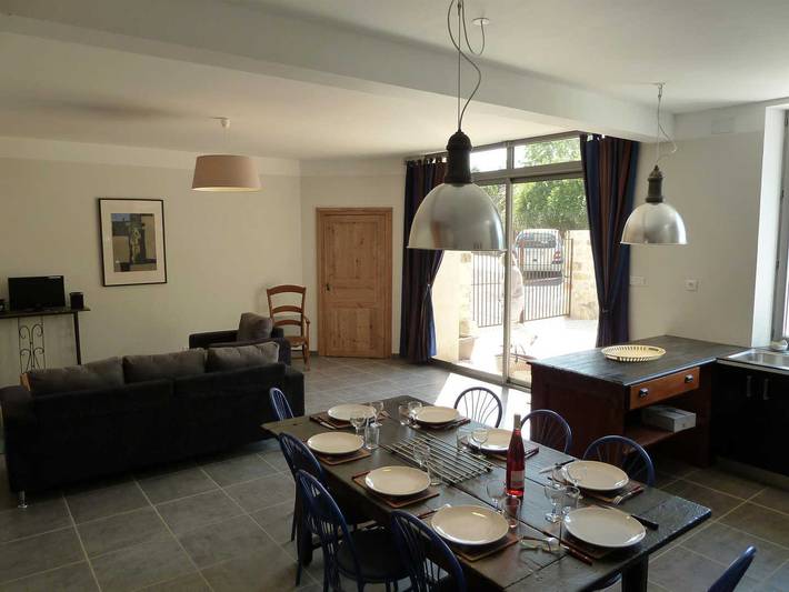 Gîte pour 8 personnes, avec jardin, animaux acceptés à Roquefort-des-Corbières - 4