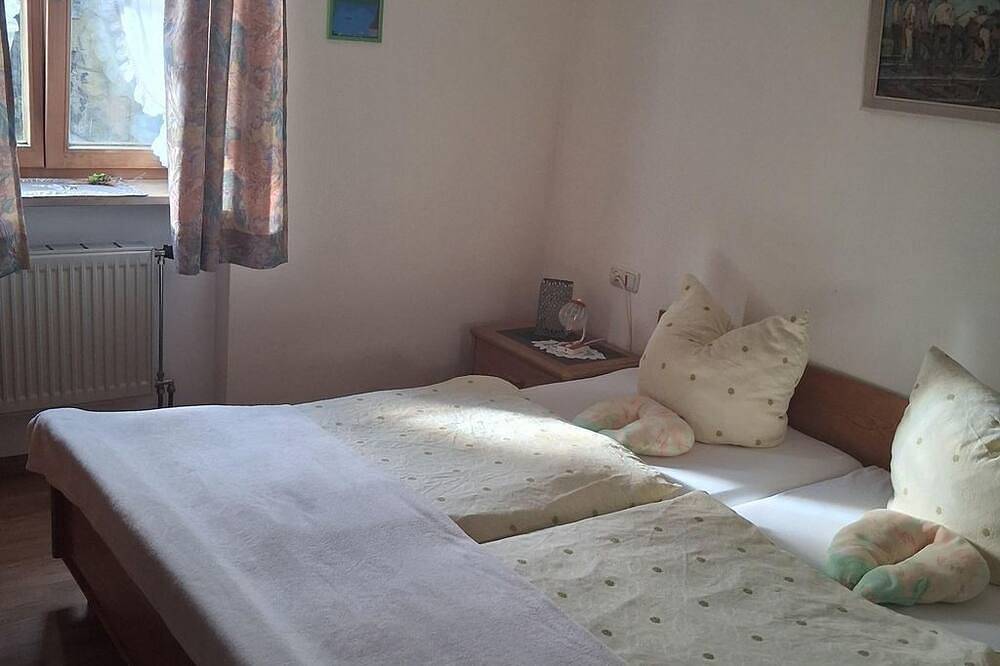 Ganze Wohnung, Ferienwohnung (1-2 Pers.) - Haus Bernadette in Saulgrub, Bayerische Alpen