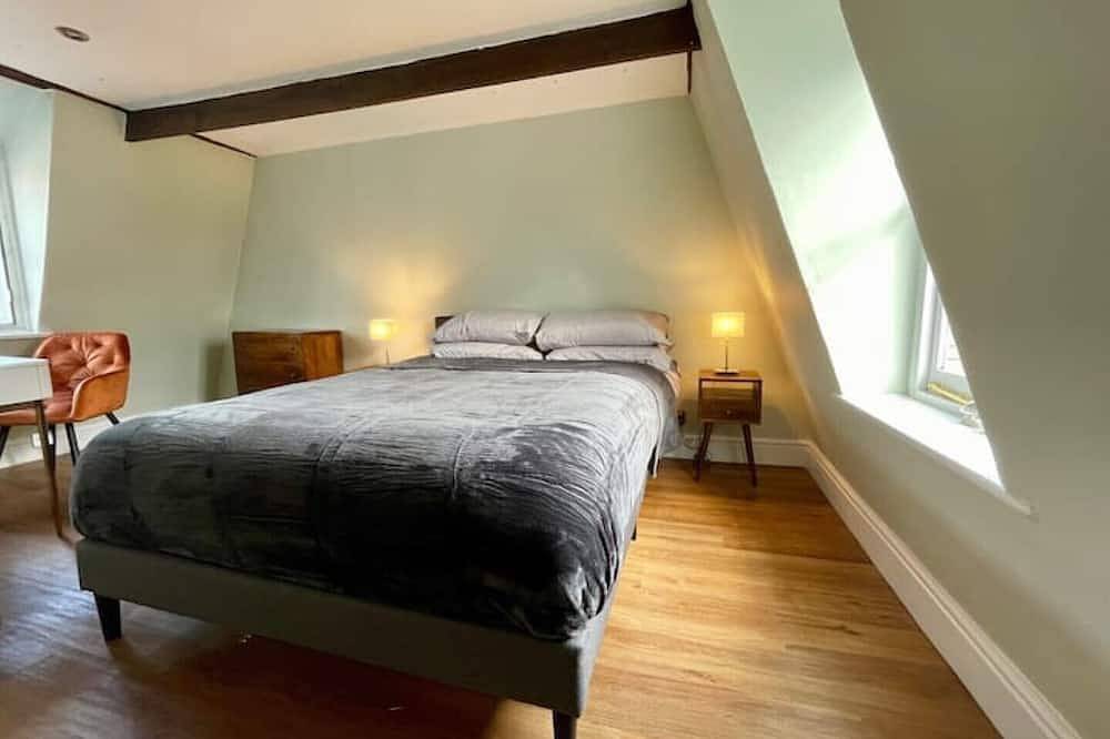 Abbey Gardens Cottage - Grade Ii listed cottage in the very heart of town. in Bury St Edmunds, Suffolk